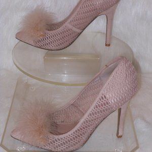 BETSEY JOHNSON PINK POINTED POM POM PUMPS SIZE 9.5 MEDIUM